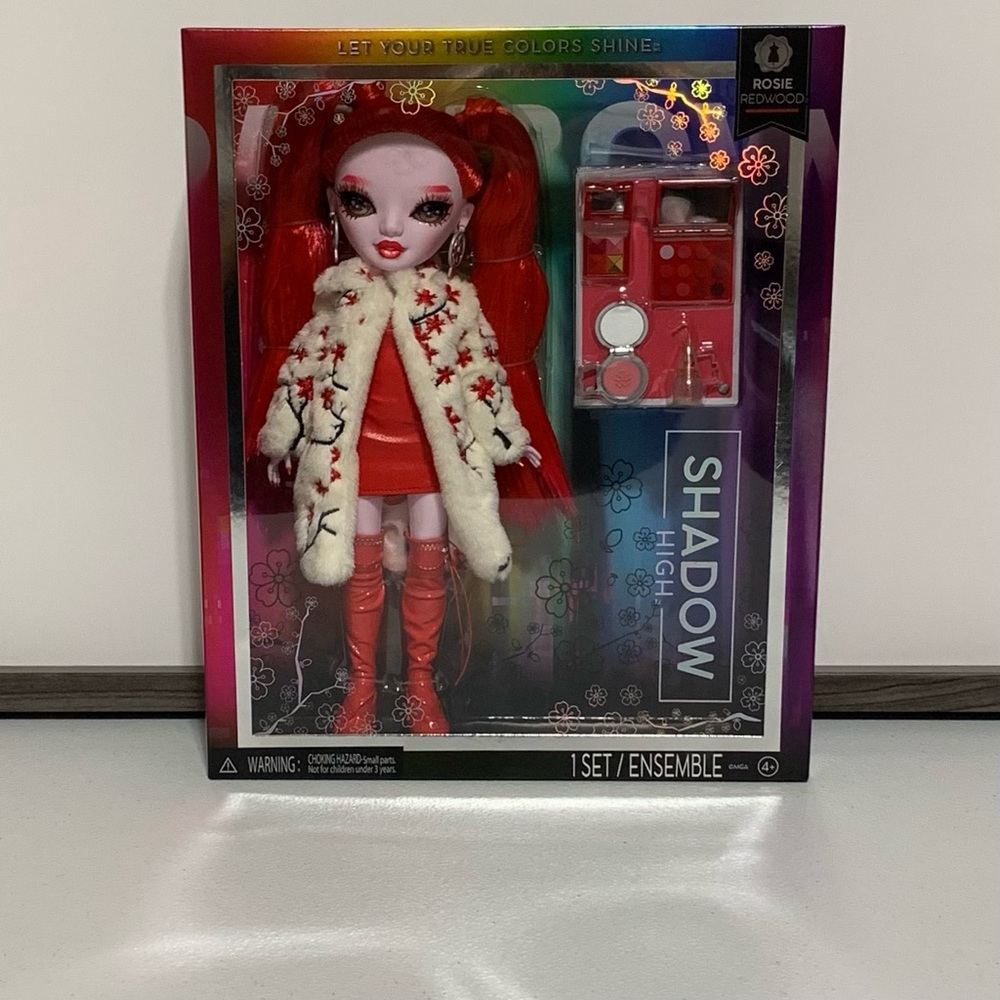 Shadow High Rosie Redwood Fashion Doll with Accessories-New
